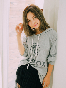 横浜・大井町にある安くて人気の美容室「ヘアメイク　ハク・スラージュ」を経営するグループ「Growup（グロウアップ）」のヘアスタイル「ワンカールレイヤーミディ」