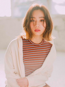 横浜・大井町にある安くて人気の美容室「ヘアメイク　ハク・スラージュ」を経営するグループ「Growup（グロウアップ）」のヘアスタイル「センターパート外ハネボブ」