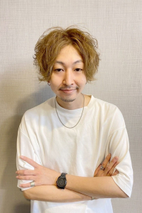 横浜・大井町にある安くて人気の美容室「ヘアメイク　ハク・スラージュ」を経営するグループ「Growup（グロウアップ）」のスタッフ「平山 雄大」