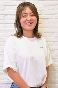 横浜・大井町にある安くて人気の美容室「ヘアメイク　ハク・スラージュ」を経営するグループ「Growup（グロウアップ）」のスタッフ「中野 美里」